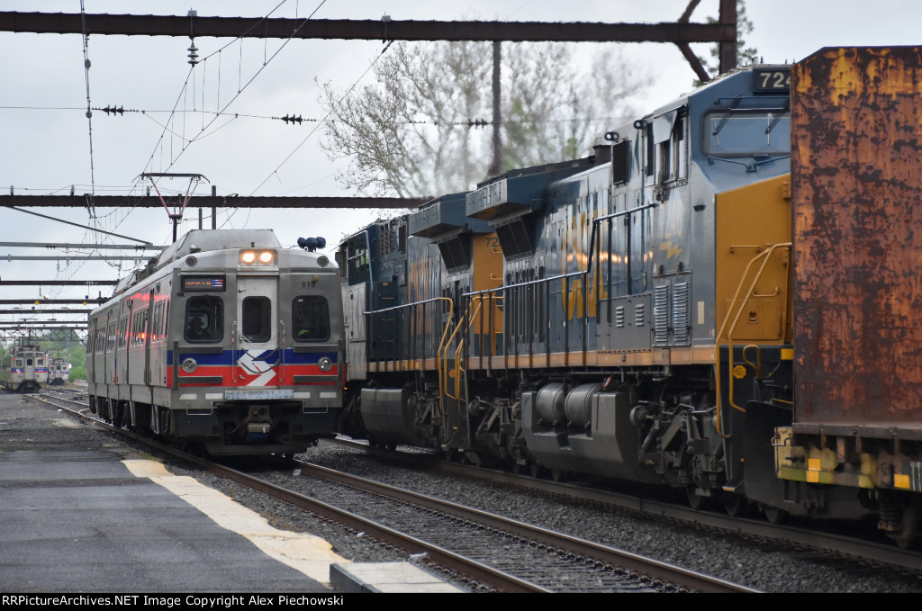CSX M404 and SEPTA meeting